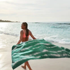 Dock & Bay Dock & Bay Quick Dry Towels - Mellow Meadow -Dock & Bay Shop 18 BAYOFFIRES22 TOWLB TYD GREEN 006 SQ X3